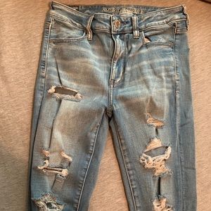 American Eagle light wash skinny jeans